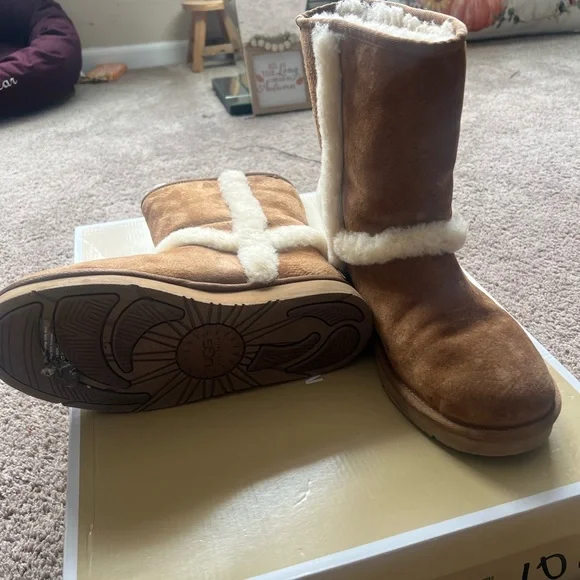 Cozy UGG Luv💞 - Picture 10 of 12